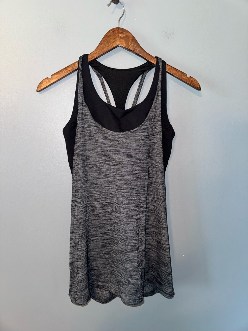 Lululemon tank and bra combo